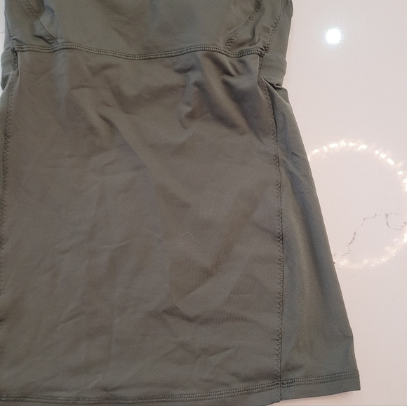Lululemon Athletica tank-top - size 4 - Picture 3 of 10